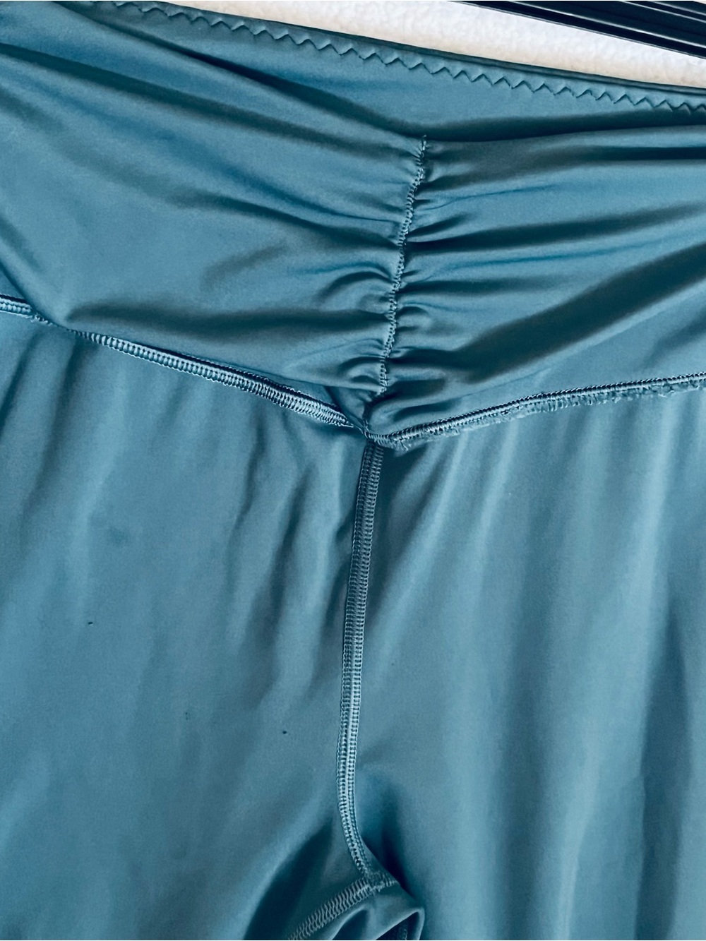 Victoria's Secret On Point Leggings in Teal Blue Sz L